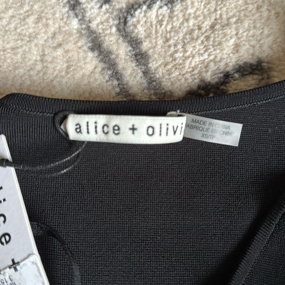 Alice + Olivia top - Picture 2 of 2